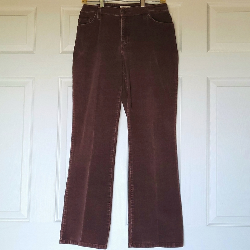 St. John’s Bay Brown Corduroy Stretch Boot Cut Pants Size 8